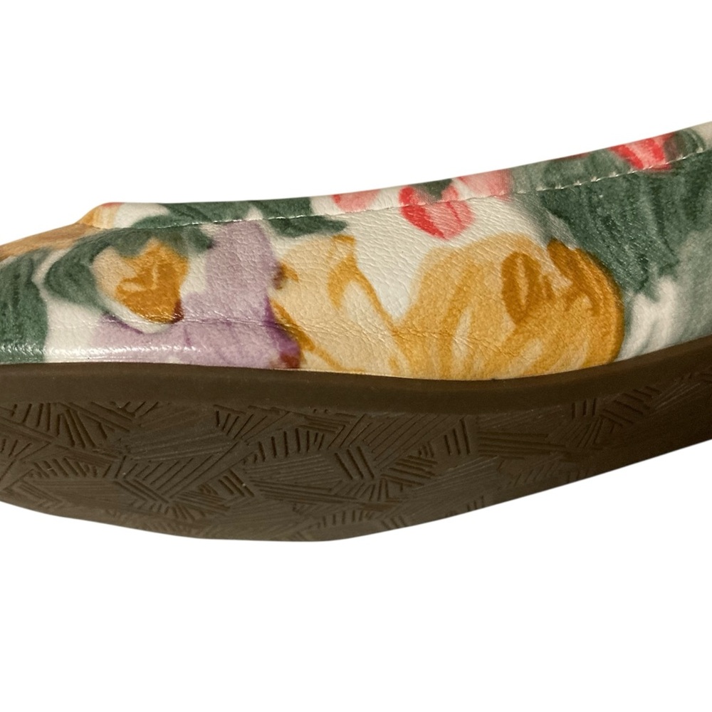 Falls Creek Size 7 Floral Watercolor Ballet Flats - Picture 12 of 12